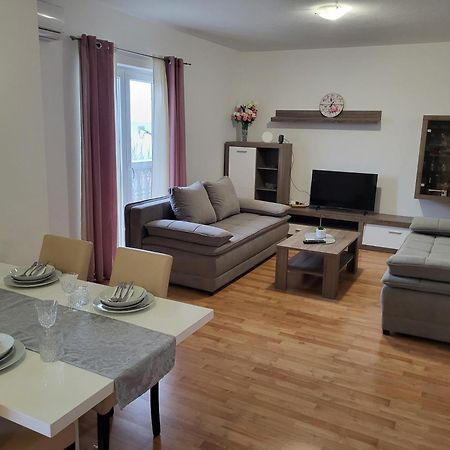 Apartmani Goga Starigrad Paklenica Exterior foto