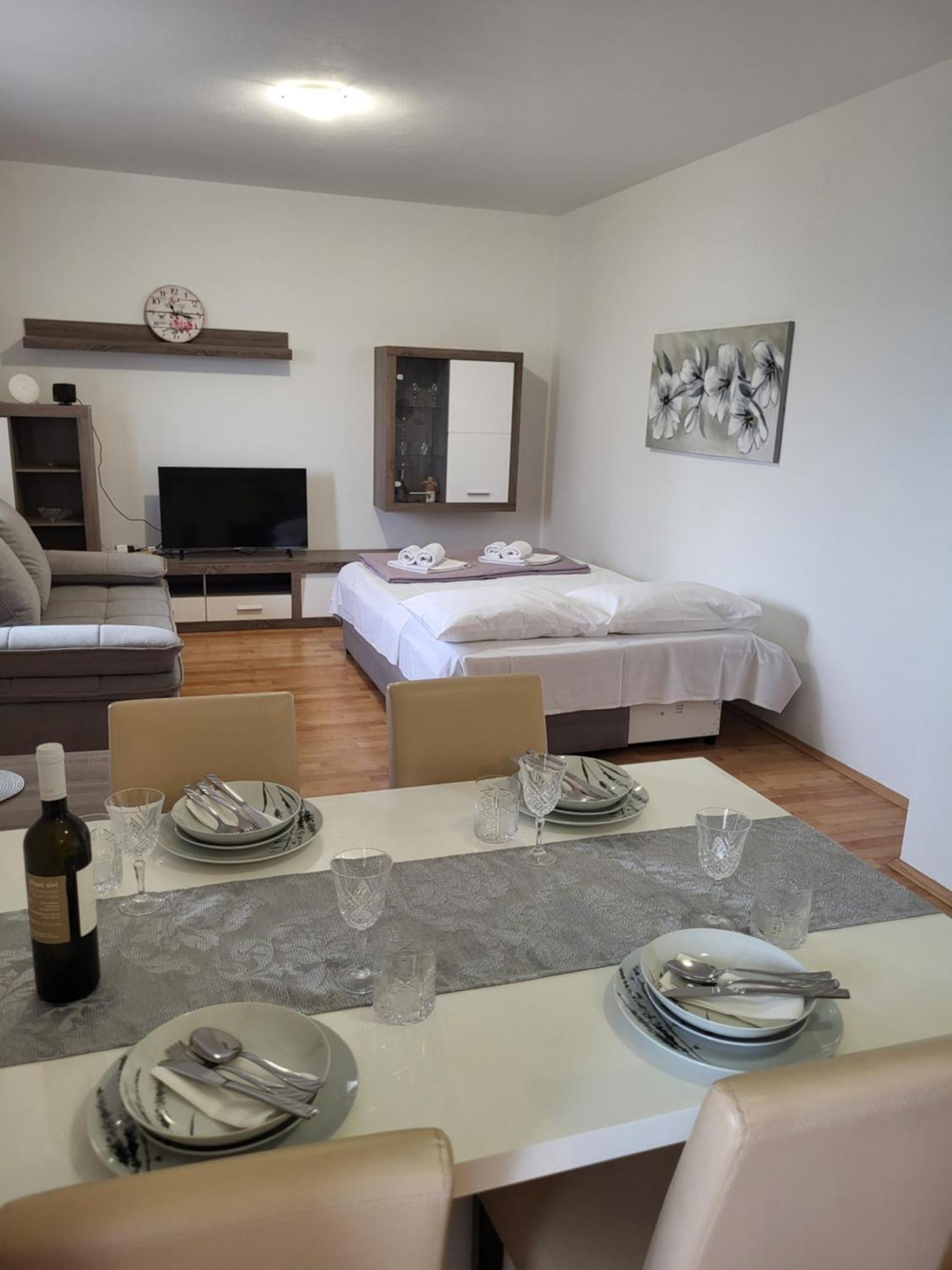 Apartmani Goga Starigrad Paklenica Exterior foto